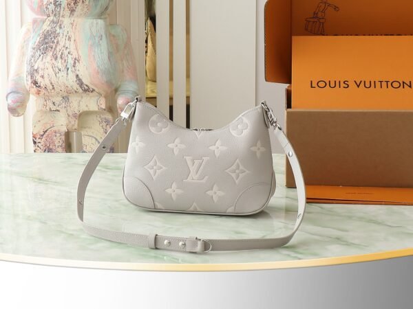 Boulogne Bicolour Monogram Empreinte Leather in Women. BW01 - Image 5