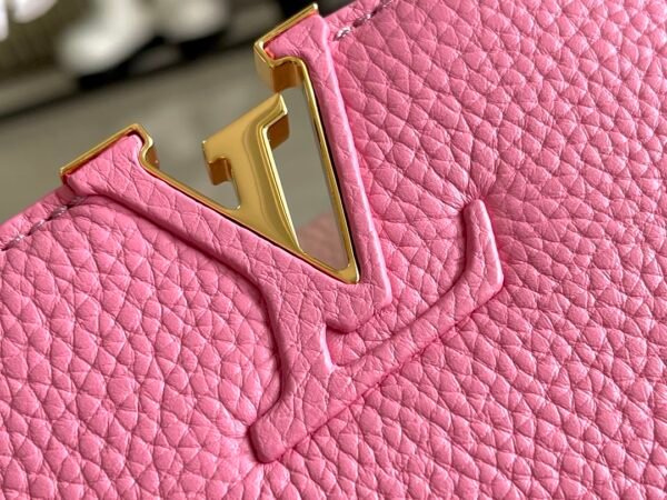 Feminine Capucines Mini bag. BW01 - Image 8