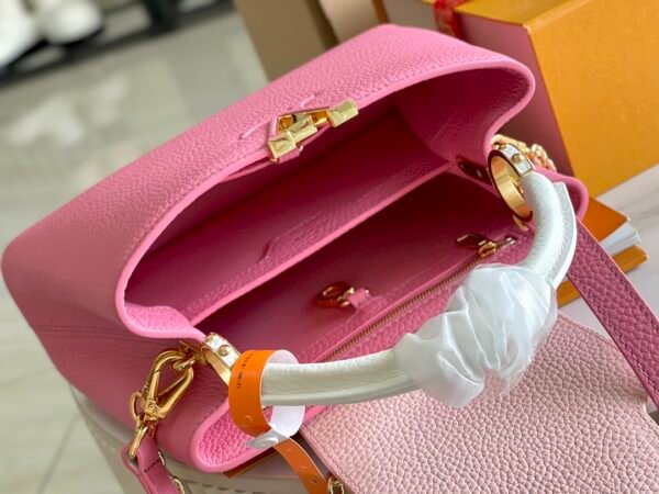 Feminine Capucines Mini bag. BW01 - Image 6