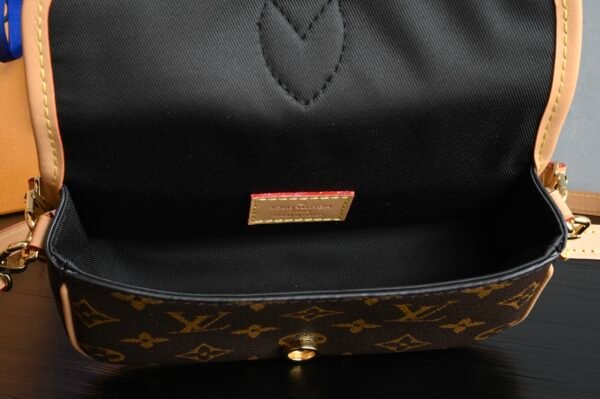 Iconic Monogram canvas Nano Diane. BW01 - Image 9