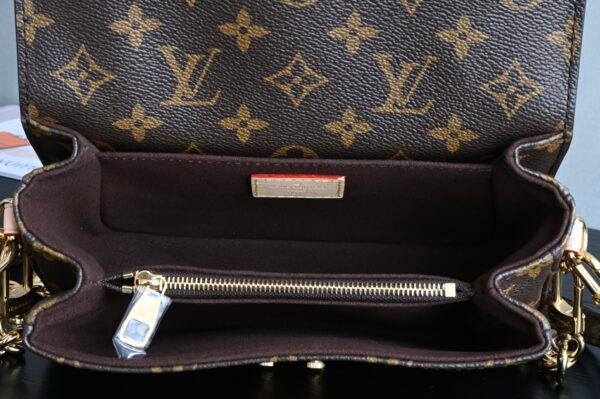 Pochette Metis East West bag. BW01 - Image 9