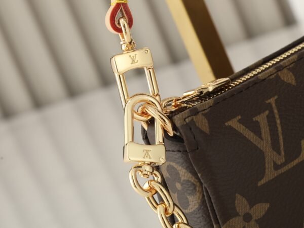 Louis Vuitton Pochette Accessoires in Monogram canvas.BW01 - Image 3