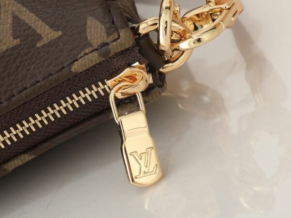 Louis Vuitton Pochette Accessoires in Monogram canvas.BW01 - Image 7