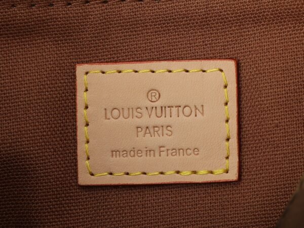 Louis Vuitton Pochette Accessoires in Monogram canvas.BW01 - Image 9