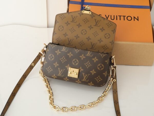 M44876  Pochette Metis East West Handbag.BW01 - Image 7