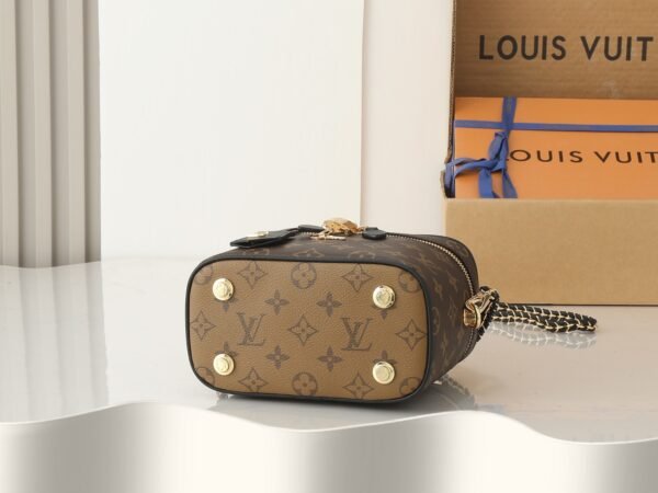 M47128Vanity PM Monogram Reverse Canvas Handbag. BW01 - Image 4