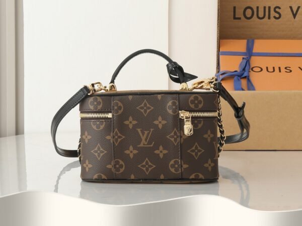 M47125 Vanity Chain Pouch Monogram Reverse Canvas. BW01 - Image 3