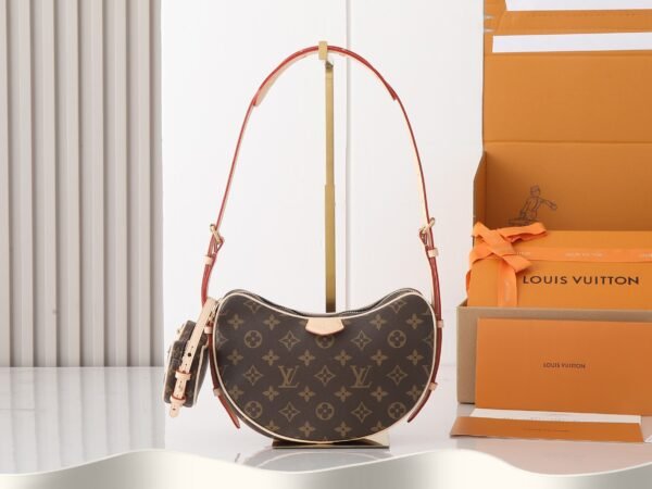 M46828 Croissant MM handbag.BW01