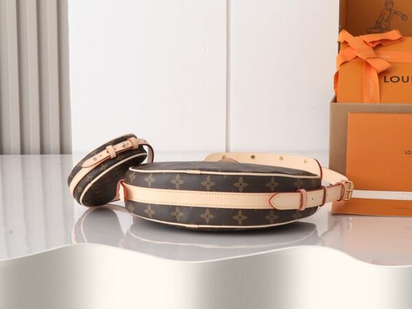 M46828 Croissant MM handbag.BW01 - Image 4