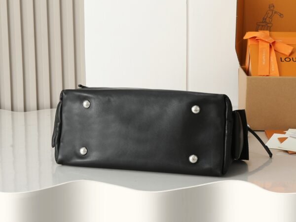 M24861 CarryAll Cargo Handbag.BW01 - Image 4