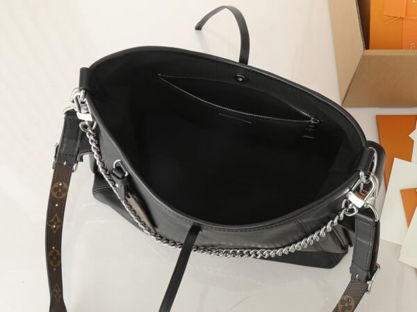 M24861 CarryAll Cargo Handbag.BW01 - Image 8