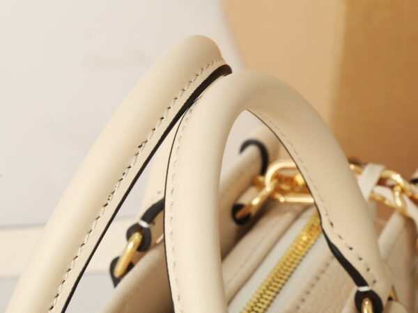 M23698 OnTheGo East West tote Handbag. BW01 - Image 5