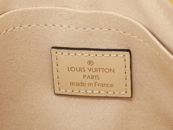 M23698 OnTheGo East West tote Handbag. BW01 - Image 9