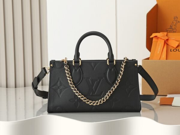 M23641 OnTheGo East West tote Handbag.BW01