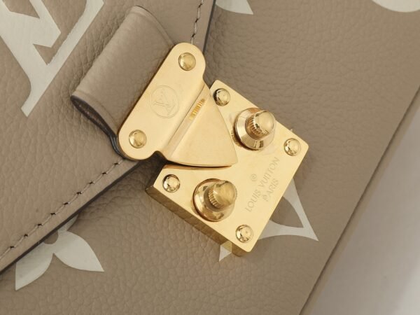M23081  East-West Pochette Metis Handbag.BW01 - Image 5