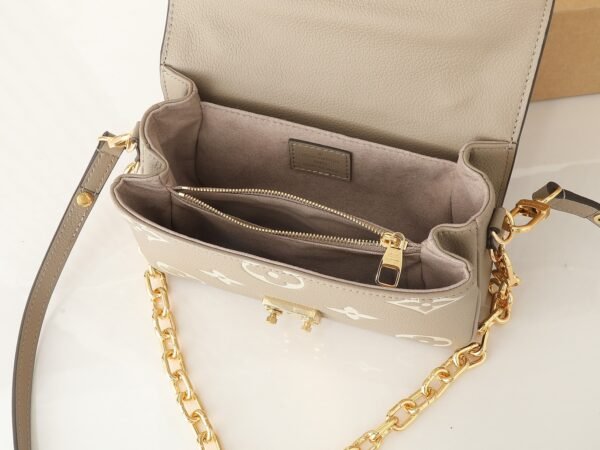 M23081  East-West Pochette Metis Handbag.BW01 - Image 8