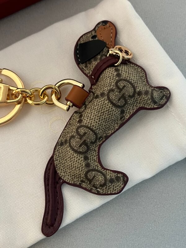 GG emblem Joyful Cute dog Keychain. JW01 - Image 6