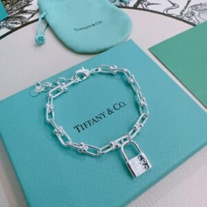 Retro style silver Bracelet handmade for men and women.JW01