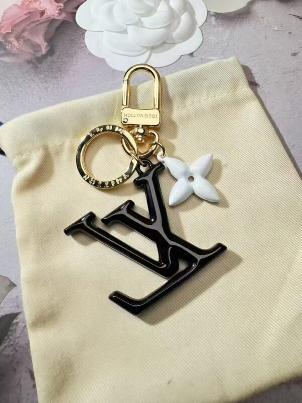 Pop flower signature Keyring gold tone metal.JW01 - Image 2