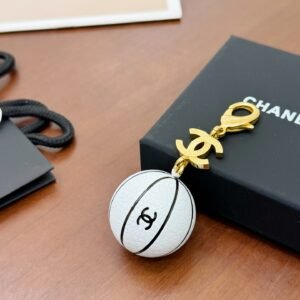 Basketball Keychain pendant white. JW01