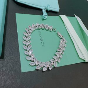 Bracelet with high-carbon diamonds and top-grade sub-gold material.JW01