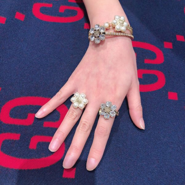 Classic double G Swarovski pearl ring.JW01 - Image 9