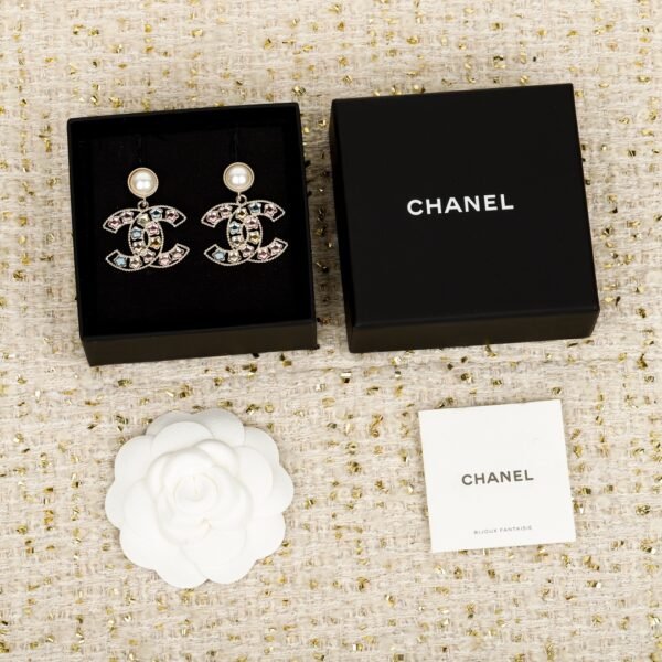 Pearls and rainbow diamond double C earrings.JW01