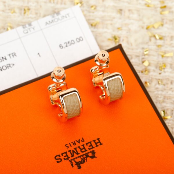 O'maillon H Half Circle Earrings Electroplated with 0.3mm thick gold.JW01 - Image 2