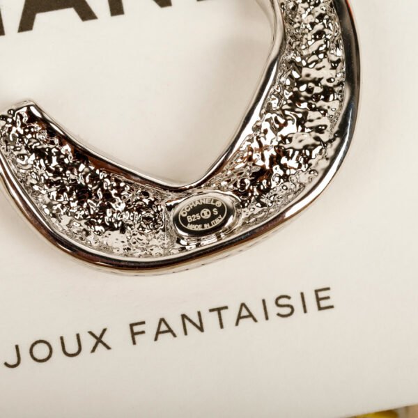 Hardware Embossed pattern,exquisite details earrings.JW01 - Image 6