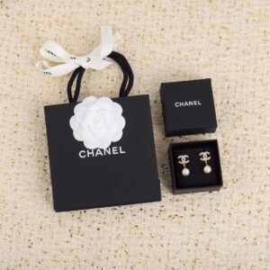 Classic double C light Earrings ZP material.JW01