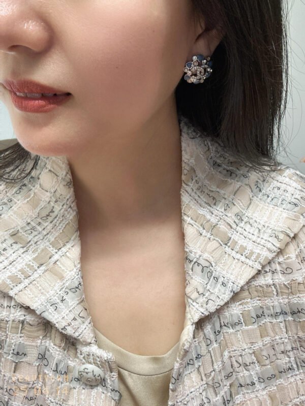 Blue Heart Rhinestone Earrings. JW01 - Image 8
