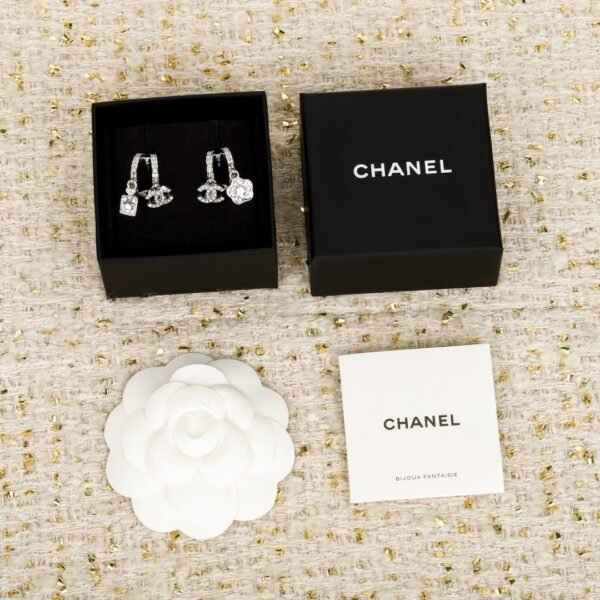 25P Early Spring Silver Asymmetrical earrings.JW01