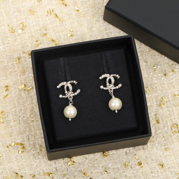 Small diamond pendant earrings.JW01 - Image 2