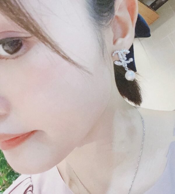 Small diamond pendant earrings.JW01 - Image 5