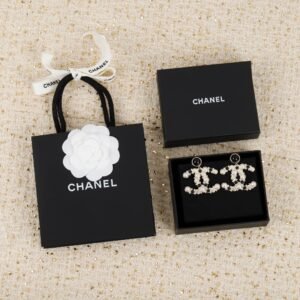 Snowflake shape Earrings swarovski half pearl and black agate.JW01