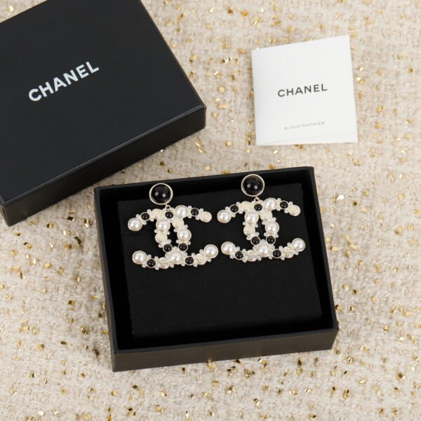 Snowflake shape Earrings swarovski half pearl and black agate.JW01 - Image 2
