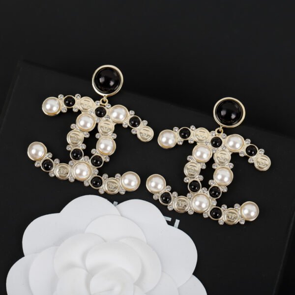 Snowflake shape Earrings swarovski half pearl and black agate.JW01 - Image 3