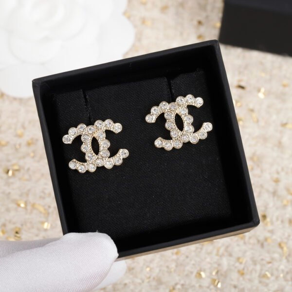 Classic double C Earrings with swarovski diamonds.JW01