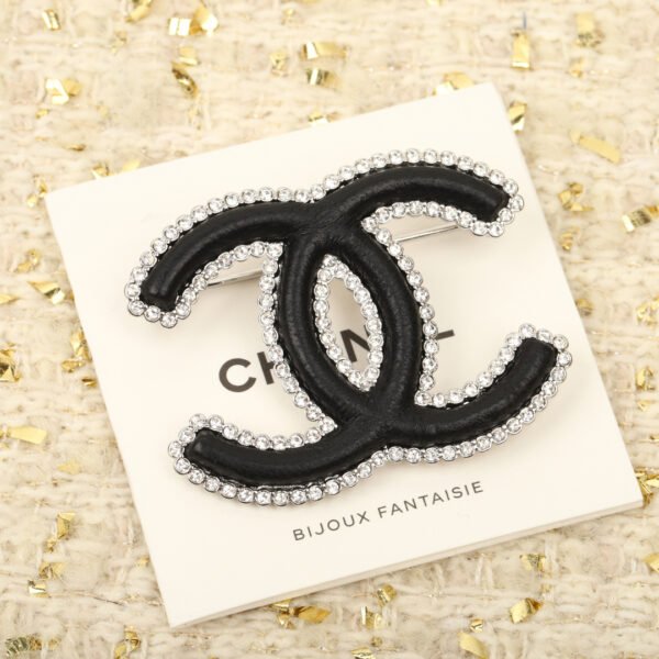 Double C Brooch with Lambskin and Diamond design.JW01 - Image 3