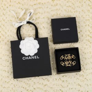 Classic Vintage design Lambskin in golden Brooch.JW01