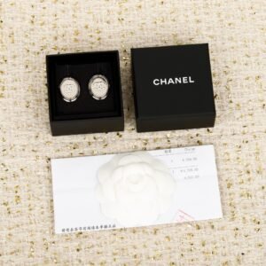 Silver mirror earrings White enamel double C .JW01