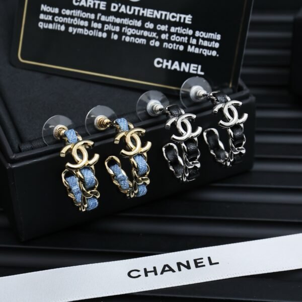 Classic Leather and Chain design, denim leather and metal chains. JW01 - Image 2
