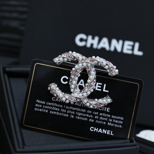 Classic Twisted pearl Brooch with Pink Diamonds.JW01 - Image 5