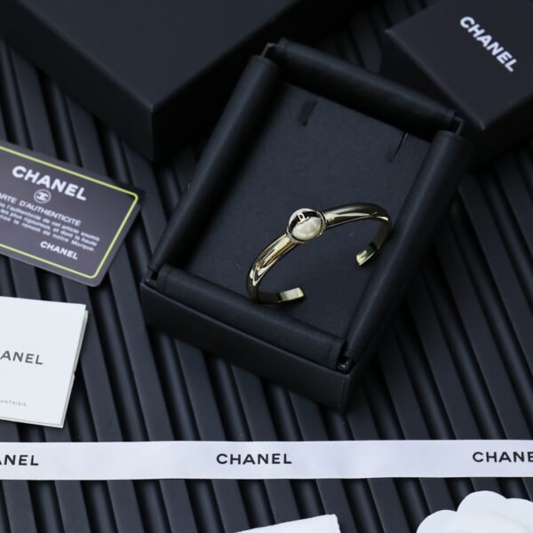 Retro Black and White enamel double C button gold Bracelet.JW01 - Image 2