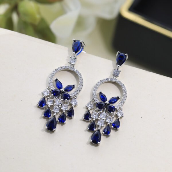 Diamond-studded High-end Silver needle luxury earrings.JW01 - Image 2