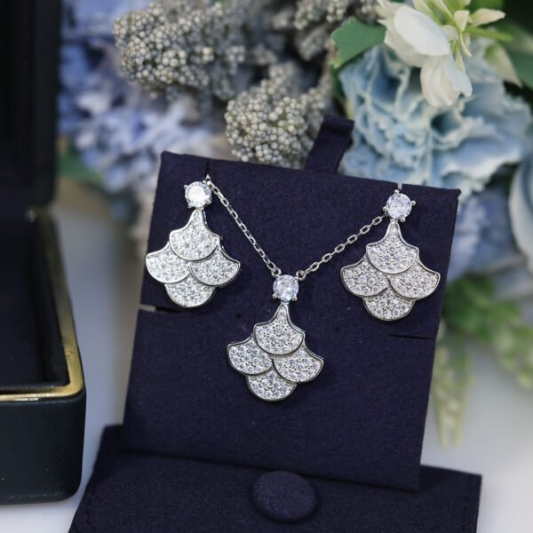 High Carbon Diamonds, silver needle+sub-gold material.JW01 - Image 8