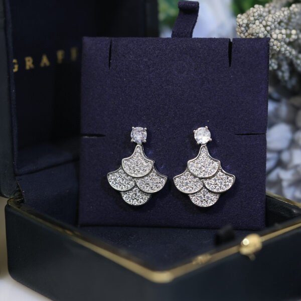 High Carbon Diamonds, silver needle+sub-gold material.JW01 - Image 3