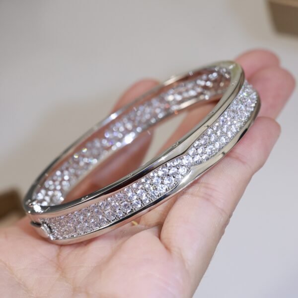 Brilliant-cut diamond that shine brightly, sub gold material electroplated with 18K gold.JW01 - Image 4