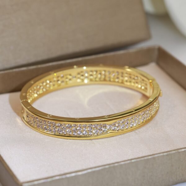 Brilliant-cut diamond that shine brightly, sub gold material electroplated with 18K gold.JW01 - Image 6