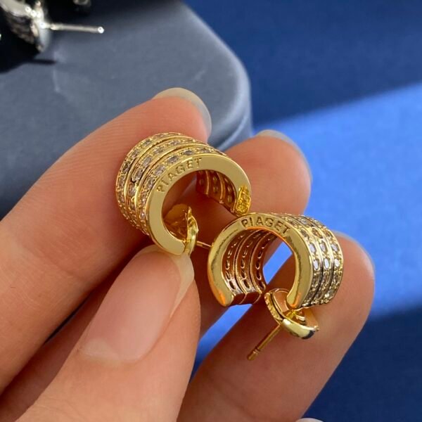 C shaped full diamond flying saucer earrings.JW01 - Image 5